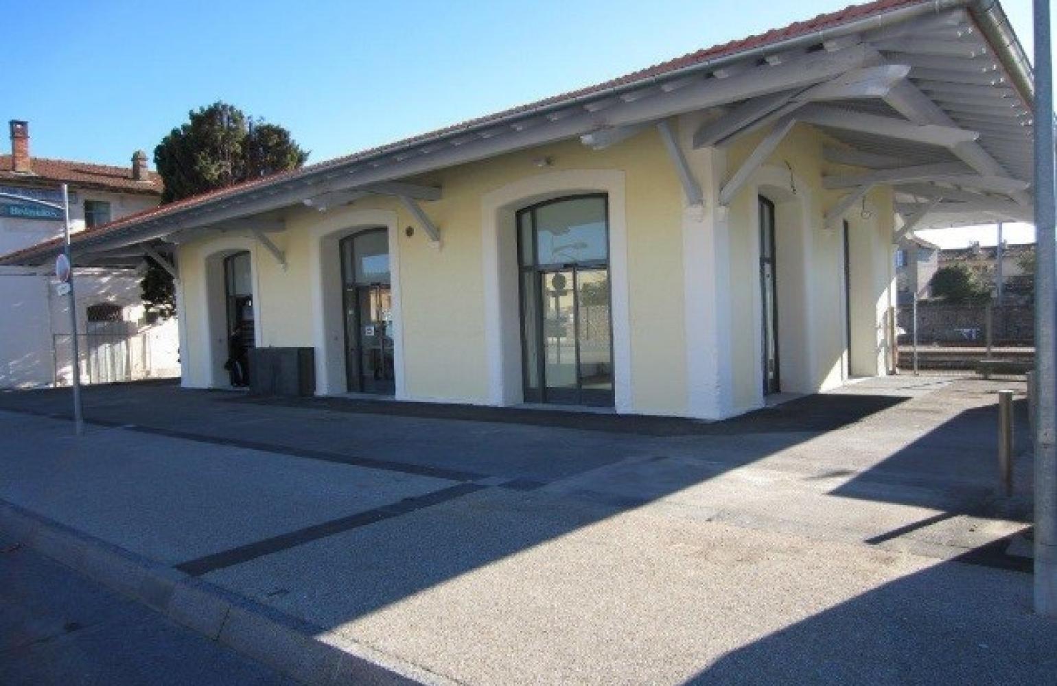 Intérieur de la gare